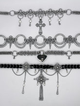 Load image into Gallery viewer, Belladonna Velvet Necklace Preorder