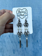 Load image into Gallery viewer, Moody Pearl Tassel Earrings