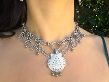 Load image into Gallery viewer, Pierced Scallop necklace